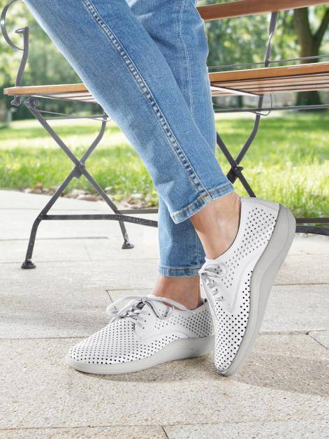 Naturläufer Schnürschuh mit Perforation Artikelnummer: 1827118 Top Angebot