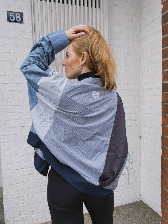 ﻿Nonoi Studio Blouson // Dunkelblau // Onesize Weihnachtsangebot