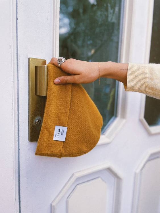 Nonoi Studio SENFGELBE MÜTZE "CILLO" AUS KASCHMIR // UNISEX Bis zu 65% Rabatt