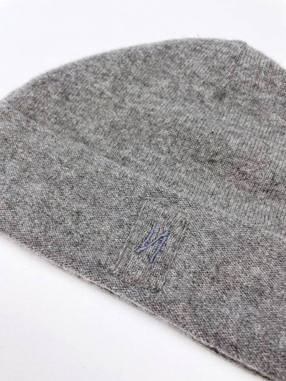 Nonoi Studio KURZE GRAUE MÜTZE // MICRO BEANIE KASCHMIR // UNISEX Sonderangebot der Fabrik