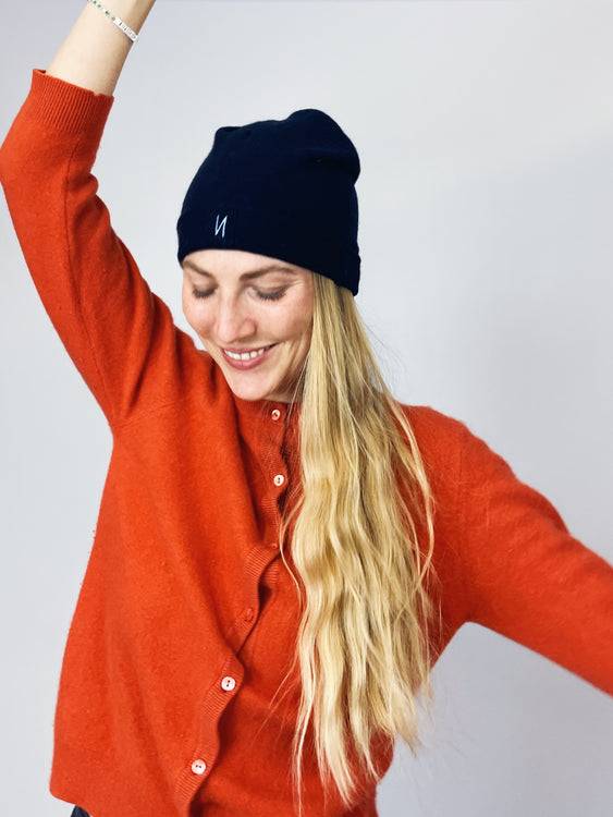 Nonoi Studio DUNKELBLAU MÜTZE "JAKARTA" AUS KASCHMIR // UNISEX Bis zu 55% Rabatt