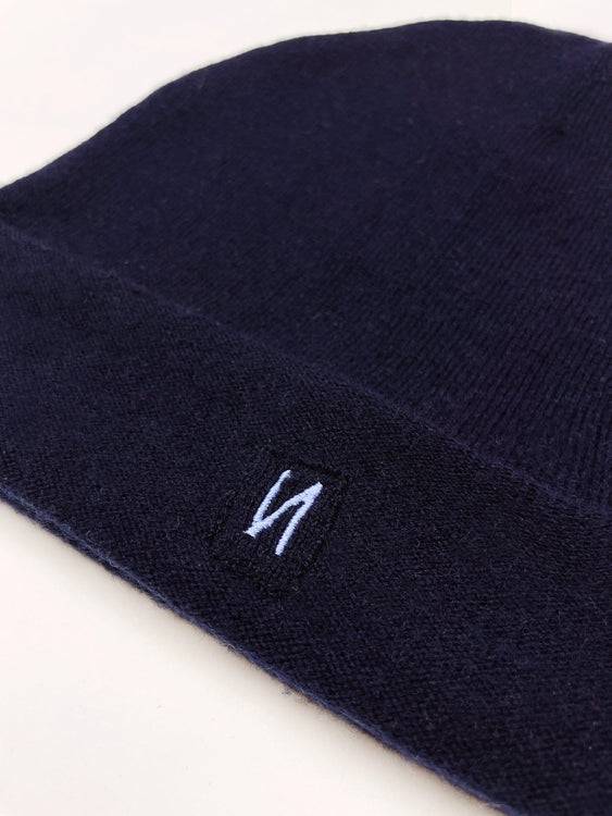 Nonoi Studio DUNKELBLAU MÜTZE "JAKARTA" AUS KASCHMIR // UNISEX Bis zu 55% Rabatt