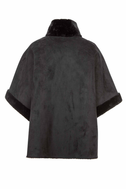 Petite M. Cape zum Wenden in Lammfell Imitat Schwarz Osterangebot