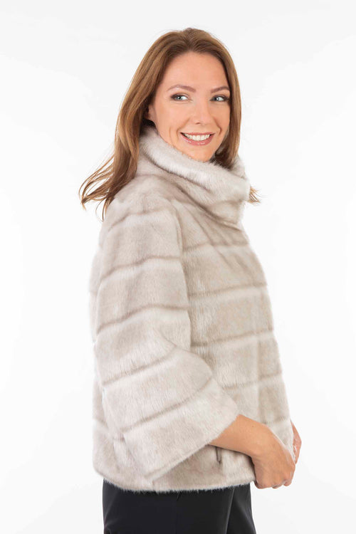Petite M. Kurze Kunstpelzjacke in Silbergrau Heißer Verkauf