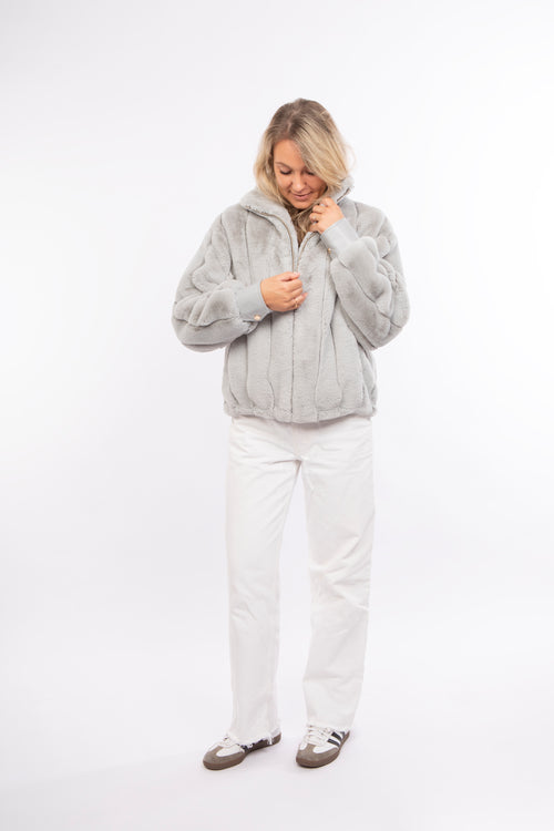 Petite M. Kunstpelz Bomberjacke in Silbergrau Hotsell