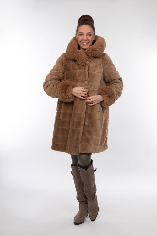 Petite M. Wendemantel mit Kapuze in Kunstfell und Microfaser, Farbe Camel Begrenztes Angebot