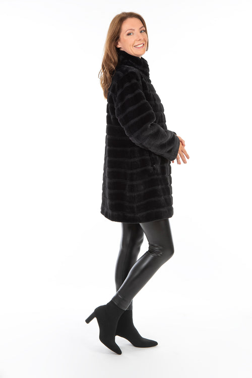 Petite M. Leichte Kunstfell Jacke Schwarz Räumungsverkauf