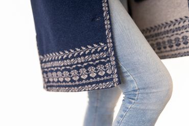 Pezzo D'oro Damenstrickmantel,nachtblau,Strick mit Jacquardbordüre,Doppelstrick,made in Bayern Jubiläumsangebot