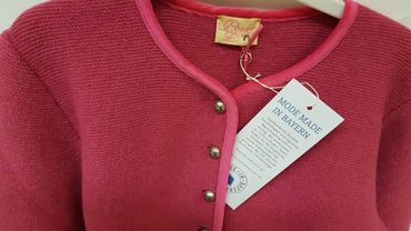 Pezzo D'oro Mädchen Trachtenjacke aus Strick in Wolle von Pezzo D&#039;oro Farbe pink Top Angebot