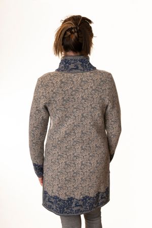 Pezzo D'oro Pezzo D&#039;oro Strickmantel in grau/blau gemustert, reine Wolle, hergestellt in Bayern, dicker warmer Wollmantel für Outdoor Kauf eins, bekomm eins gratis