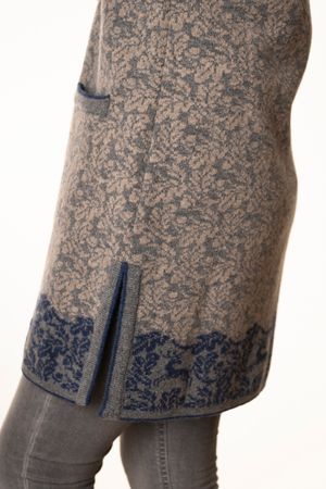 Pezzo D'oro Pezzo D&#039;oro Strickmantel in grau/blau gemustert, reine Wolle, hergestellt in Bayern, dicker warmer Wollmantel für Outdoor Kauf eins, bekomm eins gratis