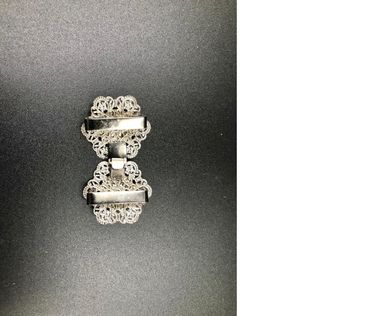 Pezzo D'oro Schürzenschließe, Dirndlschließe, altsilber mit altgold/weiß Sonderangebote