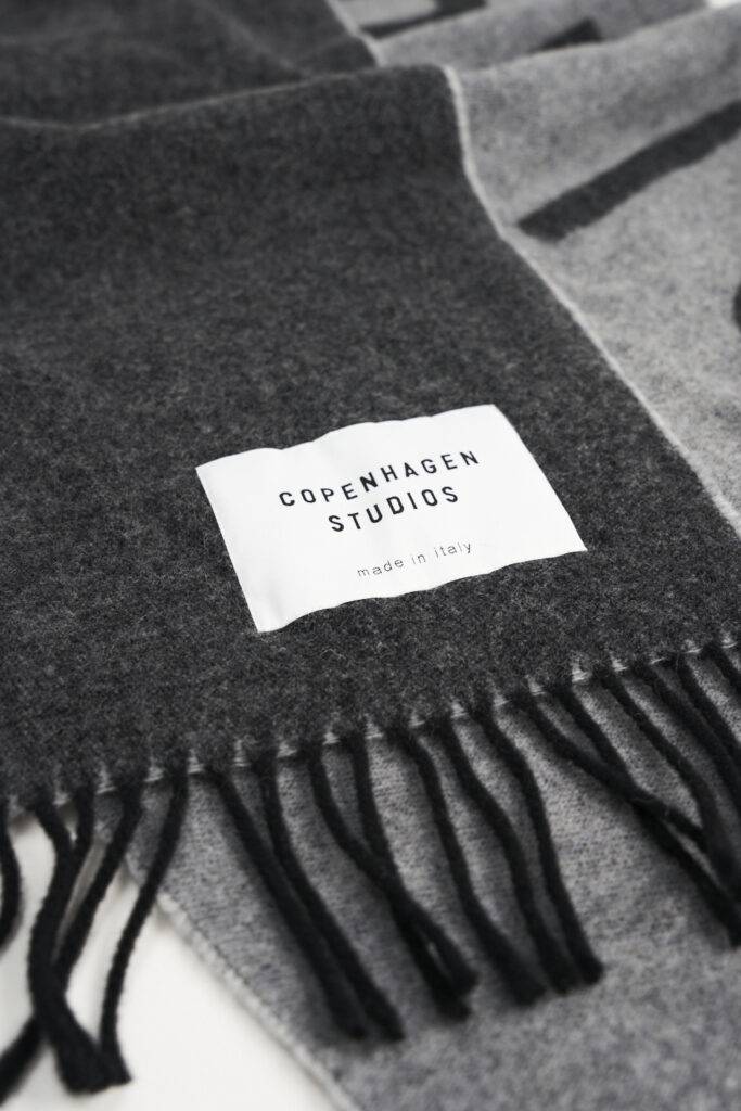 Studio Copenhagen CPH SHAWL 1 wool mix black Meist gekauft