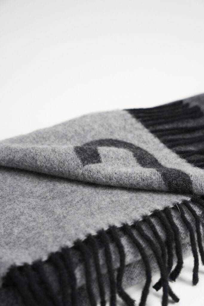 Studio Copenhagen CPH SHAWL 1 wool mix black Meist gekauft