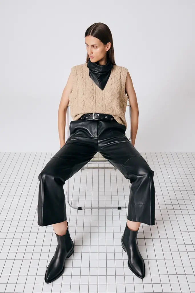Studio Copenhagen CPH326 leather black Osterangebot